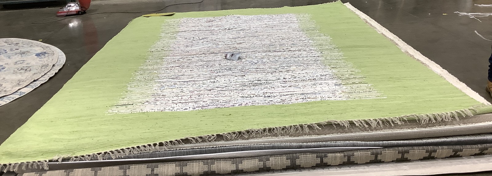 IVORY / SEA GREEN 9′-0″ x 12′-0″ Hole in Rug, Reduced Price 1172685336 MTK711D-9