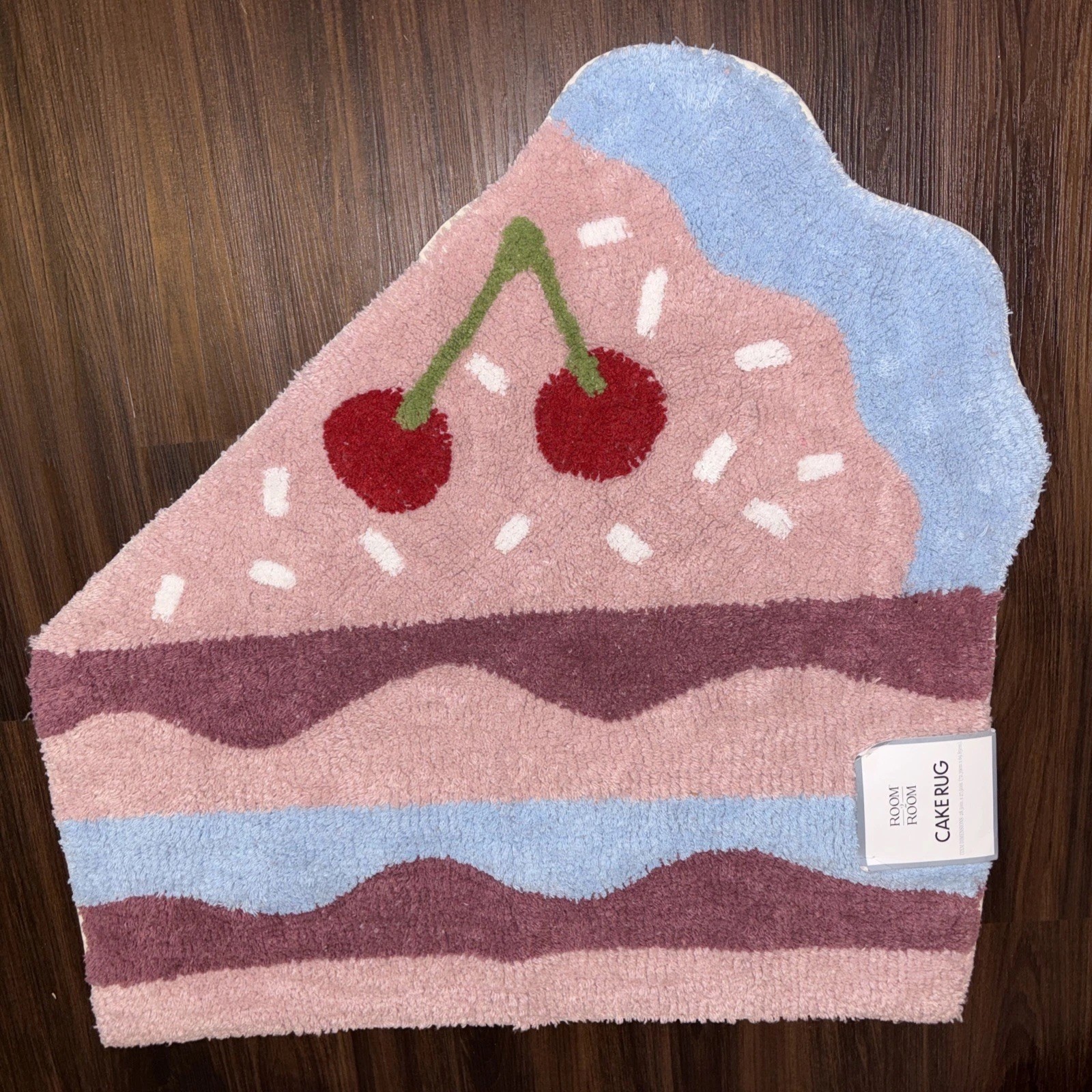 NEW Room 2 Room CAKE RUG 29.5 IN X 29 IN
