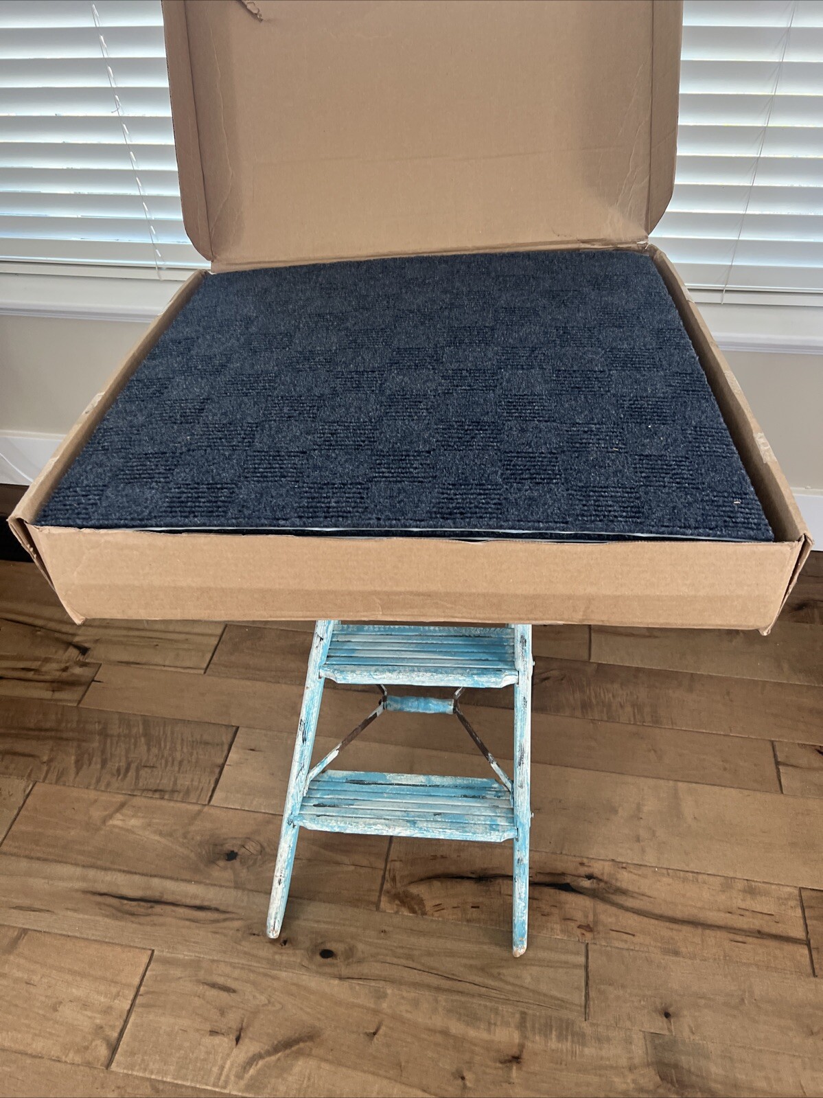 24″X 24″ Carpet Tile Peel and Place – Crochet (Ocean Blue) (60Sq.Ft.) 15 Tiles