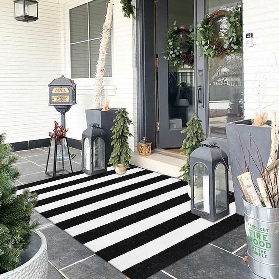 Collive Hand Woven Washable Striped Outdoor Rug 3′ x 5′ – Black and White