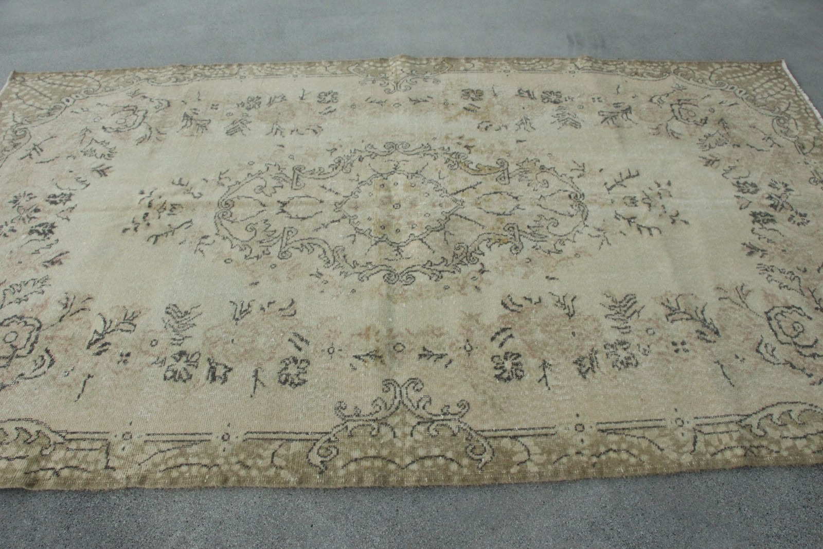 Turkish Large Rug 5,3×9,4 ft (163×288 cm), Vintage Gray Animal Print Wool Rug
