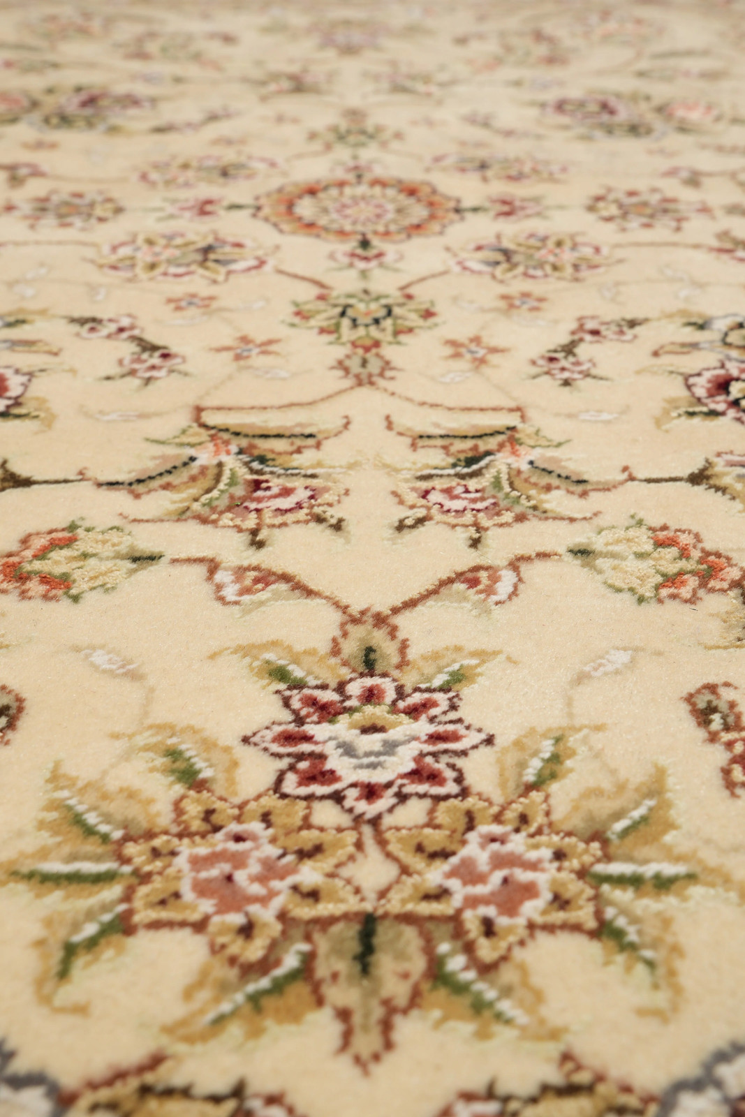 5 x 5 Round Wool and Silk Elegant Rug #F-4215