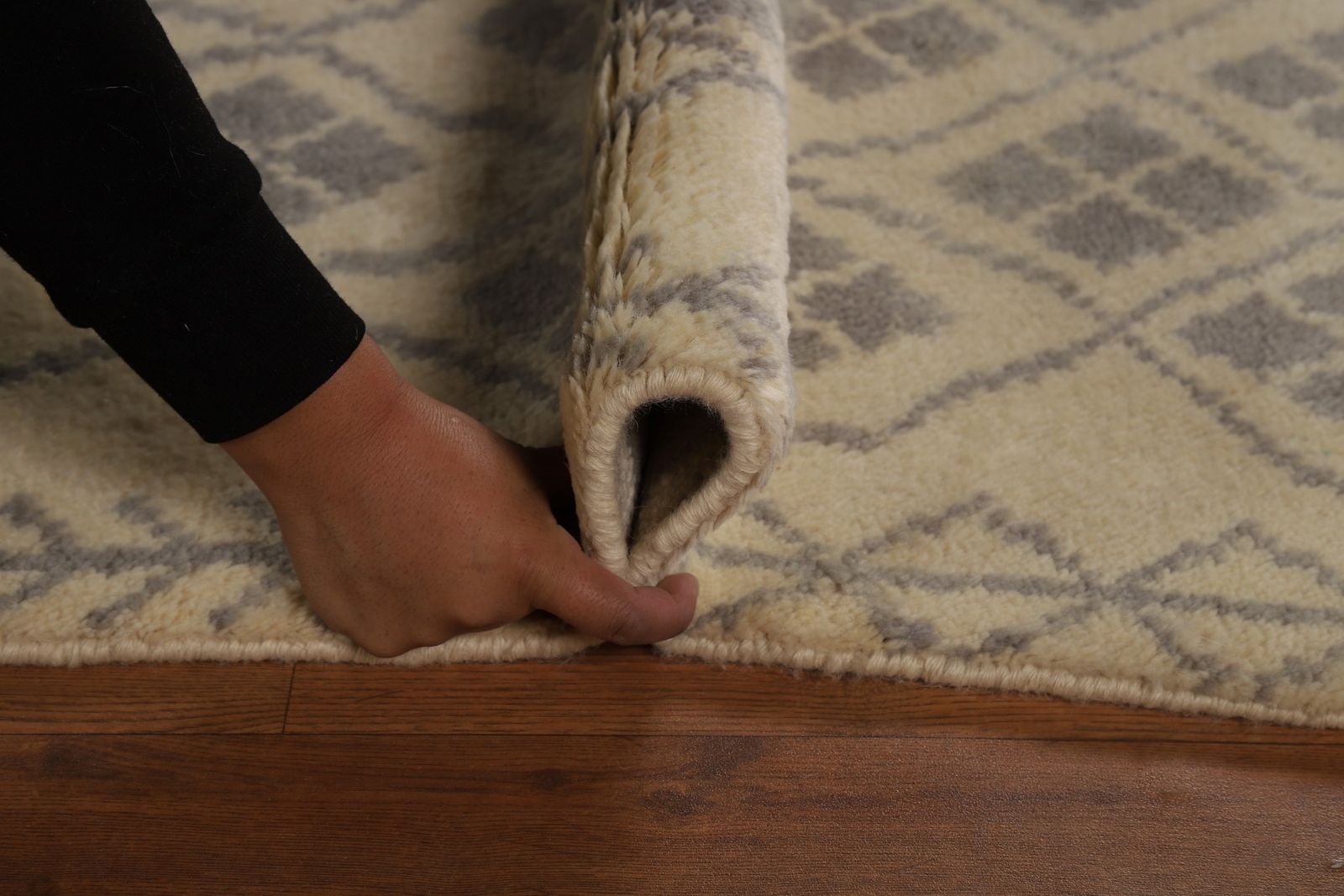 Custom Luxury Hand-Knotted Moroccan Wool Rug Modern Home Decor 5×8 ft