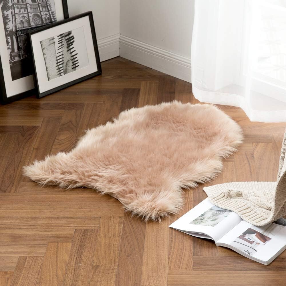 Soft and fluffy faux fur rug Plush sheepskin rug 2 x 3 feet, khaki 1 pcs
