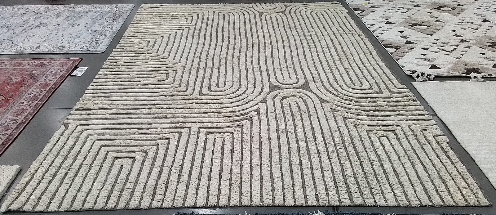 BEIGE / IVORY 9′-0″ x 12′-0″ Flaw in Rug, Reduced Price 1172804528 KLM652B-9
