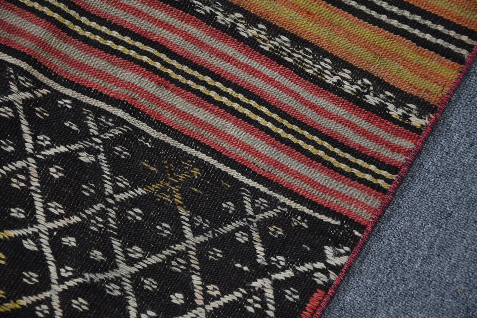 Vintage 4,3×6,1 ft Rug, Area Turkish Rug, Black Red Floral Rug