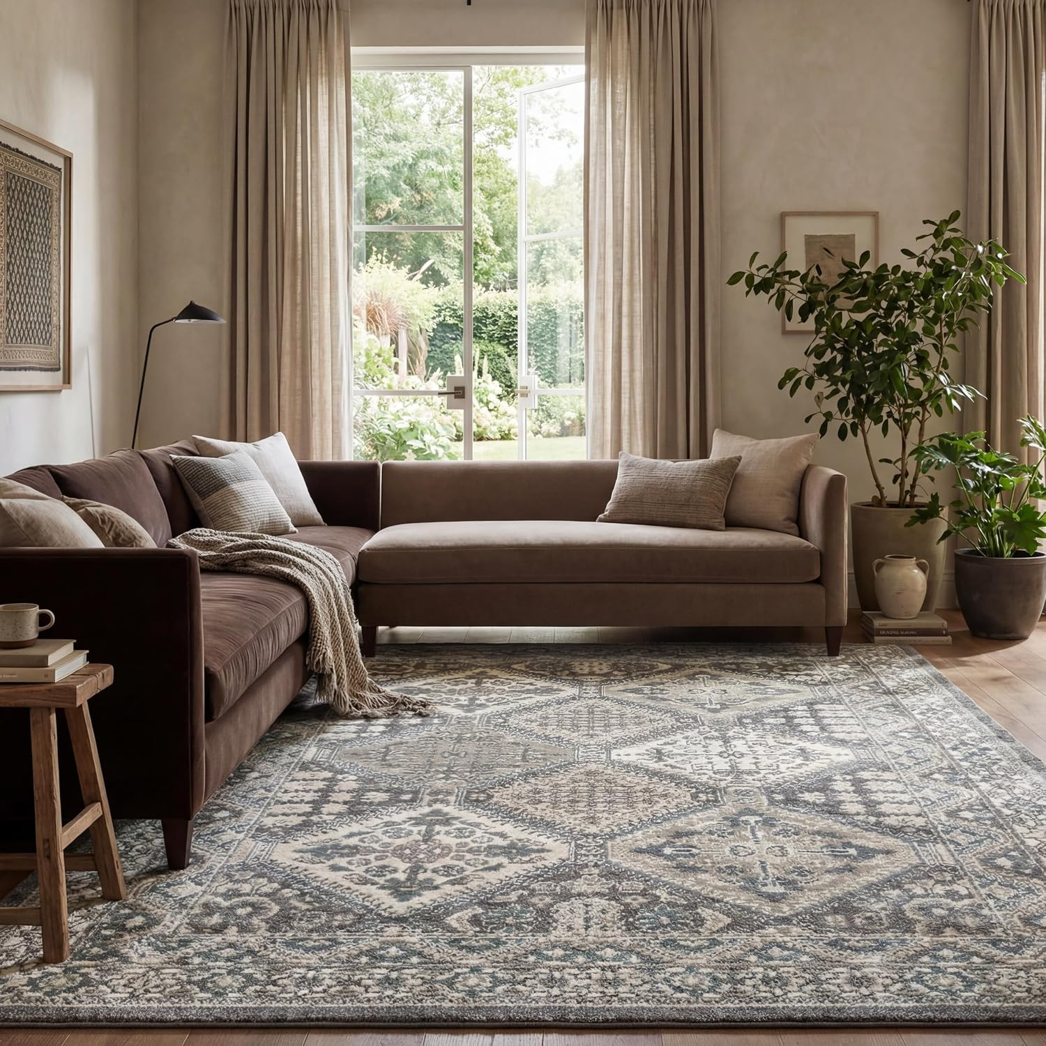 6’7″ X 9′ Becca Traditional Tiled Area Rug, Blue, Faded Transitional Design, Sta