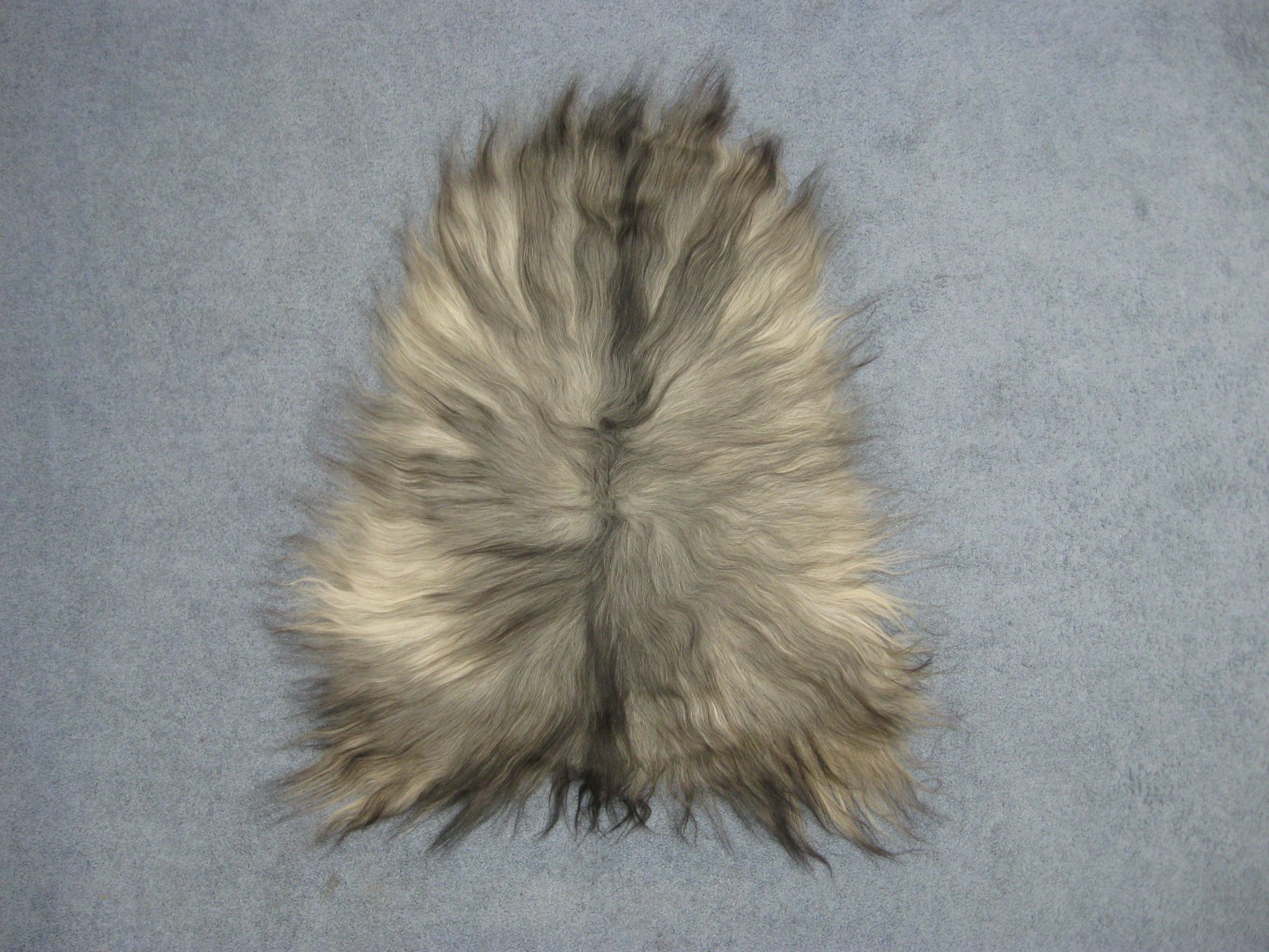 29.25″ Natural Gray Icelandic Sheepskin (7-005-G07)