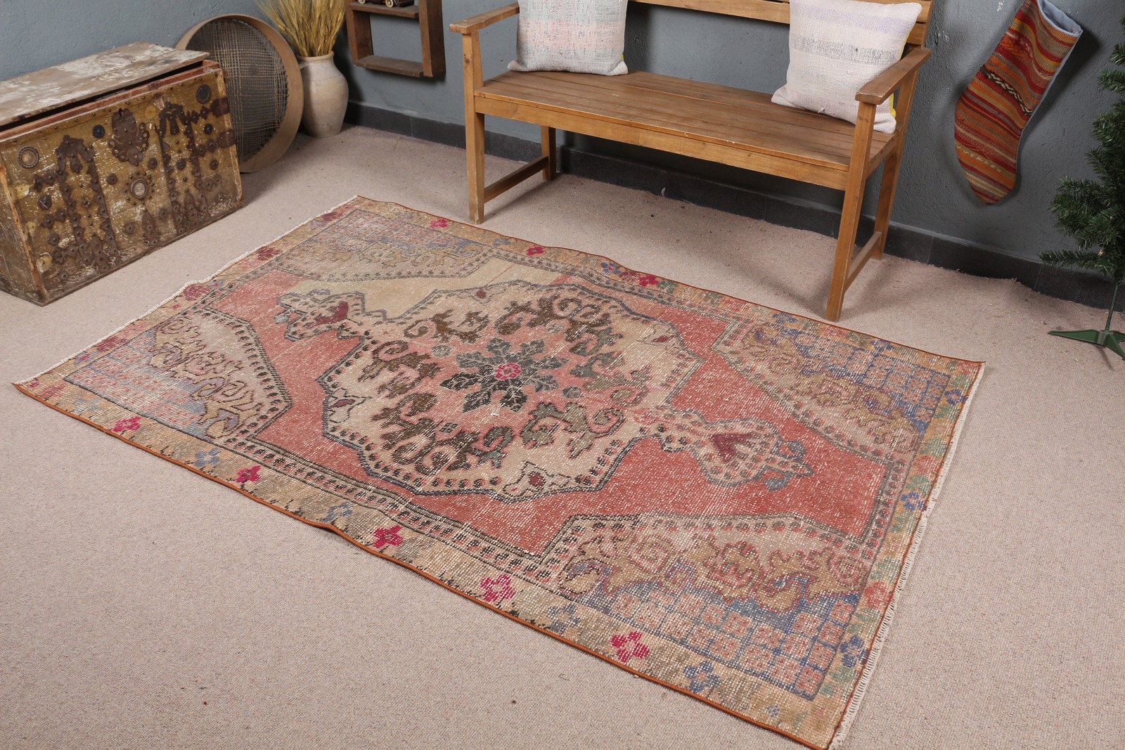 Turkish Vintage Rug 4,4×6,8 ft (135×207 cm), Red Blue Check Rug