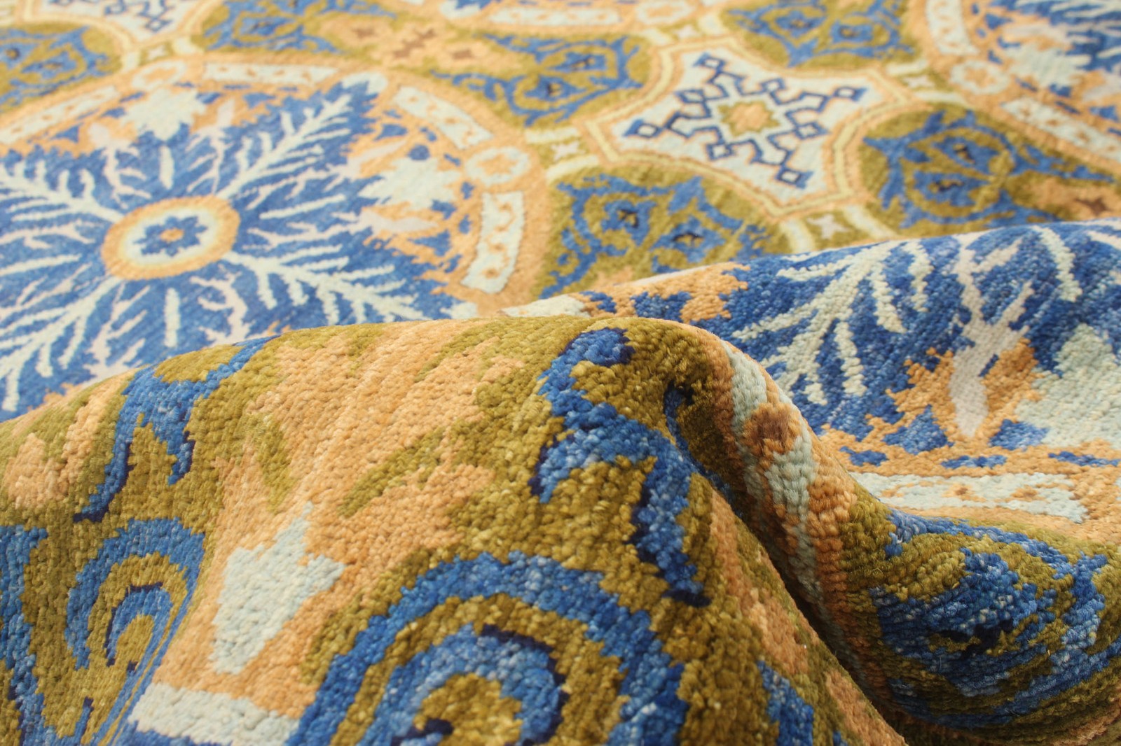 Traditional Hand-knotted Carpet 8’2″ x 10’0″ Wool Oriental Area Rug