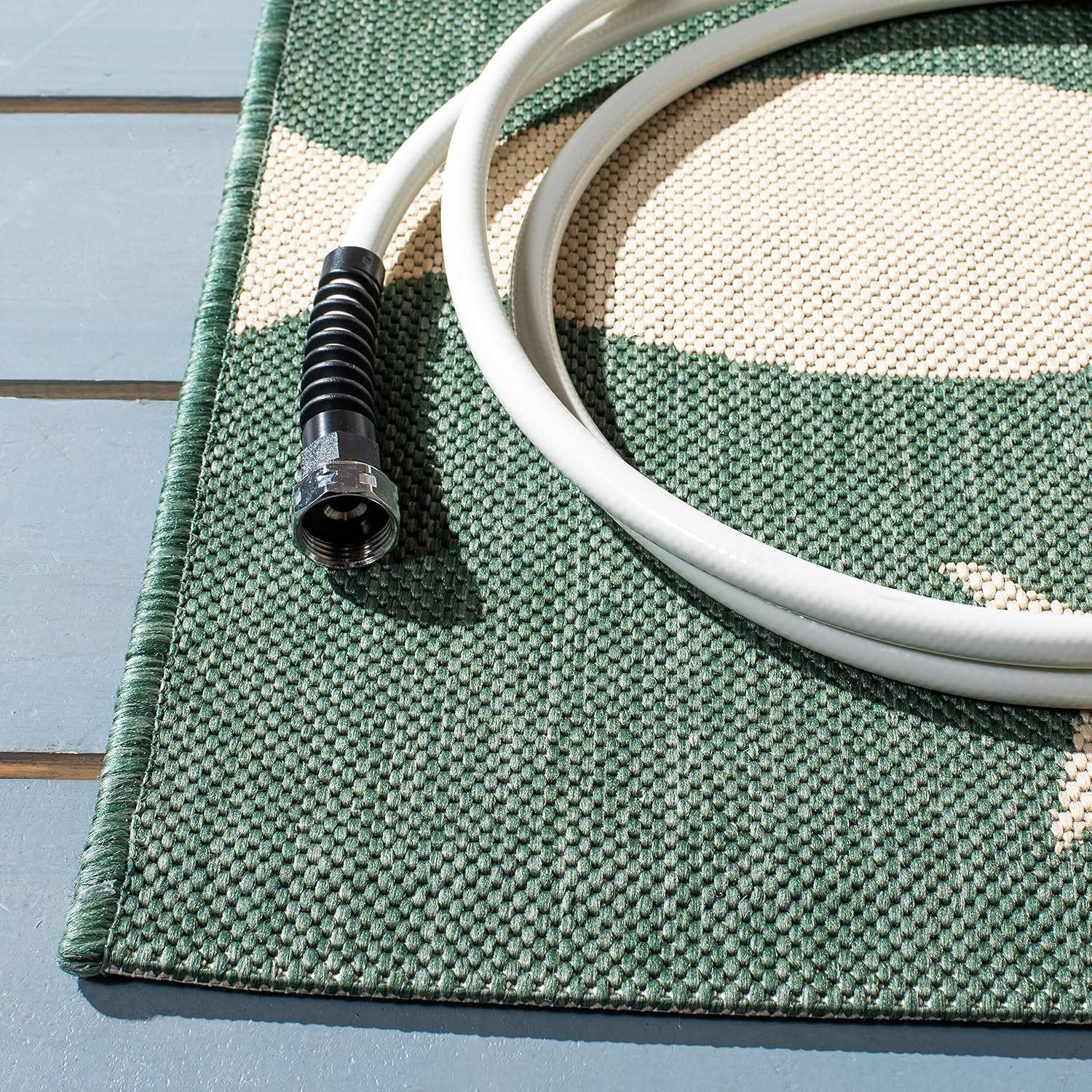 Pet-Friendly & Stain-Resistant Rug – Outdoor Courtyard Collection 2′ x 3’7