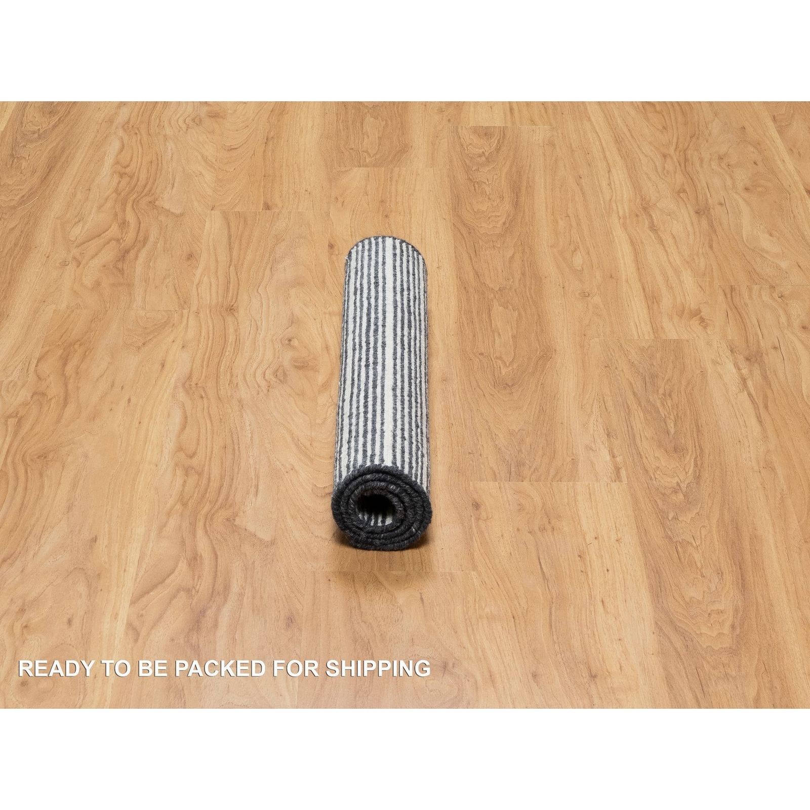 2’3″x3’1″ Black Modern Natural Wool Box Design Loomed Knotted Mat Rug R91065