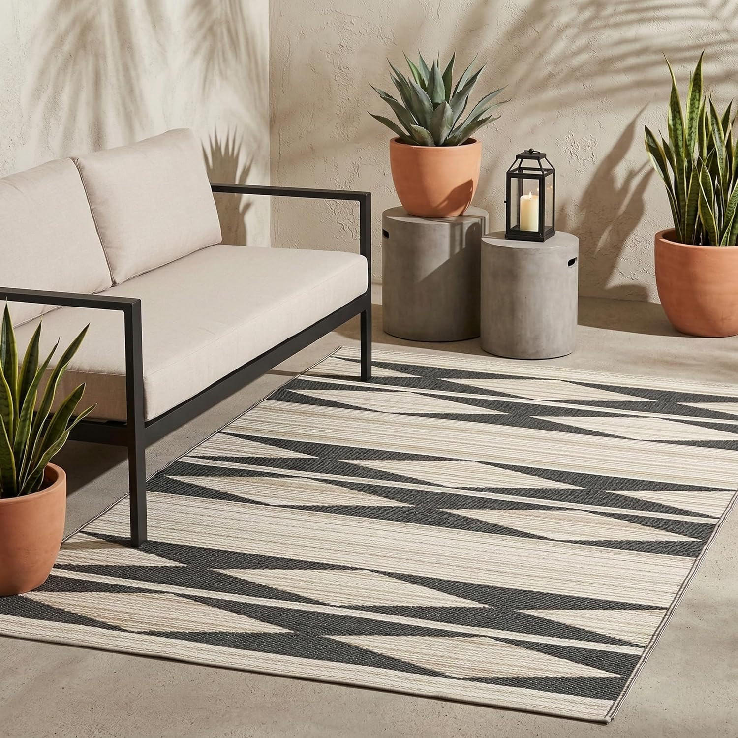 Outdoor Rug – Waterproof, Fade Resistant, Crease-Free – Premium Recycled Plastic