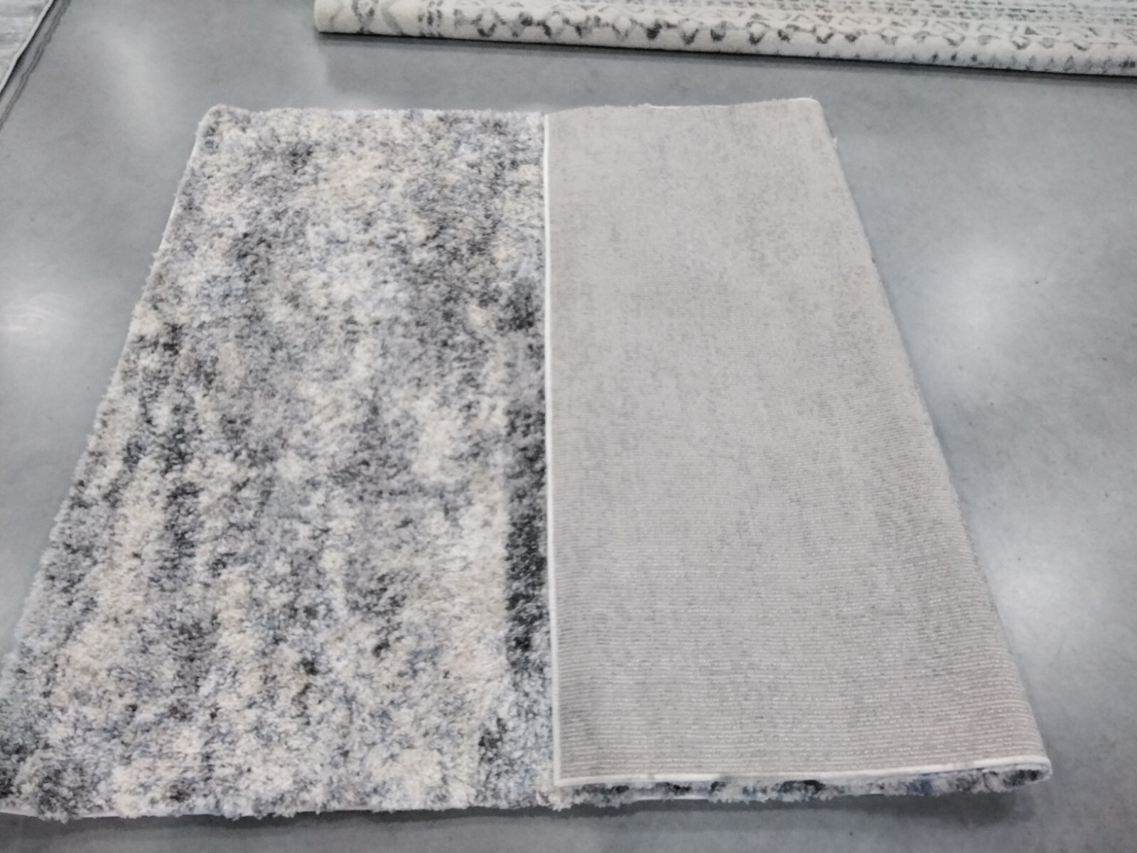 GREY BLUE / CREAM 5′-0″ x 7′-0″ Stained Rug Reduced Price 1172734160 BER219G-57