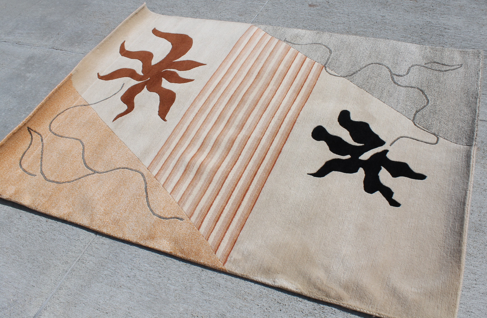 R4597 Contemporary Tibetan Woolen Area Rug 4.7′ x 6.7′ Hand knotted in Nepal