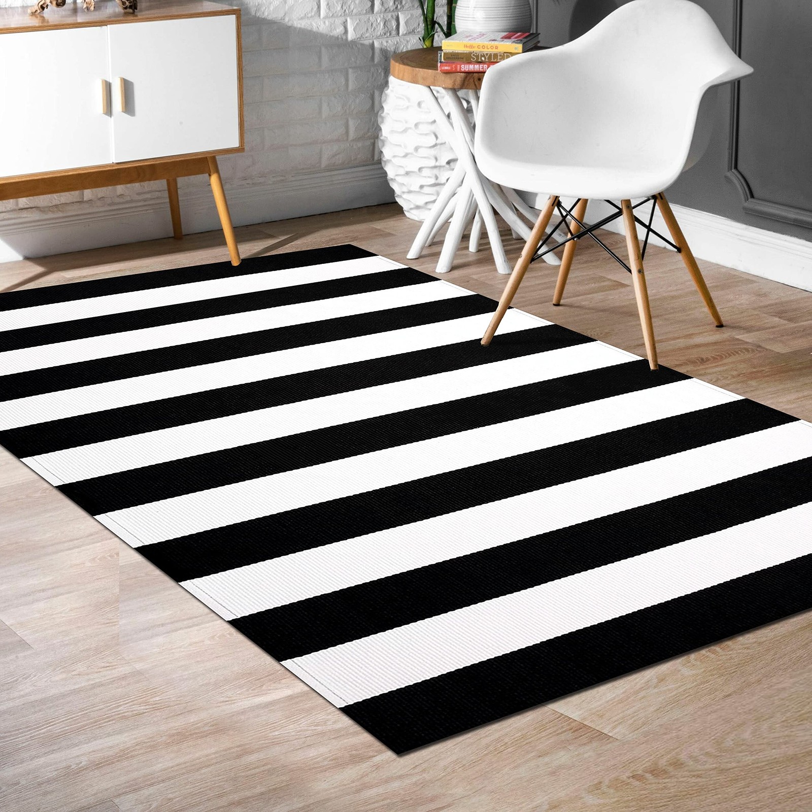 IOHOUZE 3×5 Striped Outdoor Rug, 3′ x 5′ (Rectangular), Black White Stripe