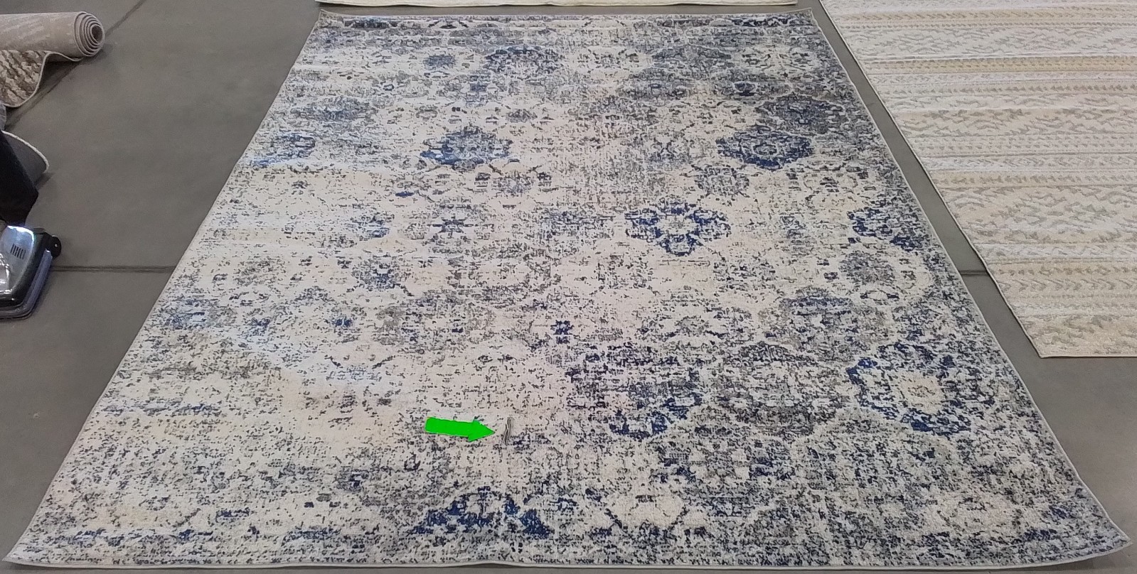 WHITE / ROYAL BLUE 8′-0″ x 10′-0″ Cut on Rug, Reduced Price 1172777439 MAD611C-8