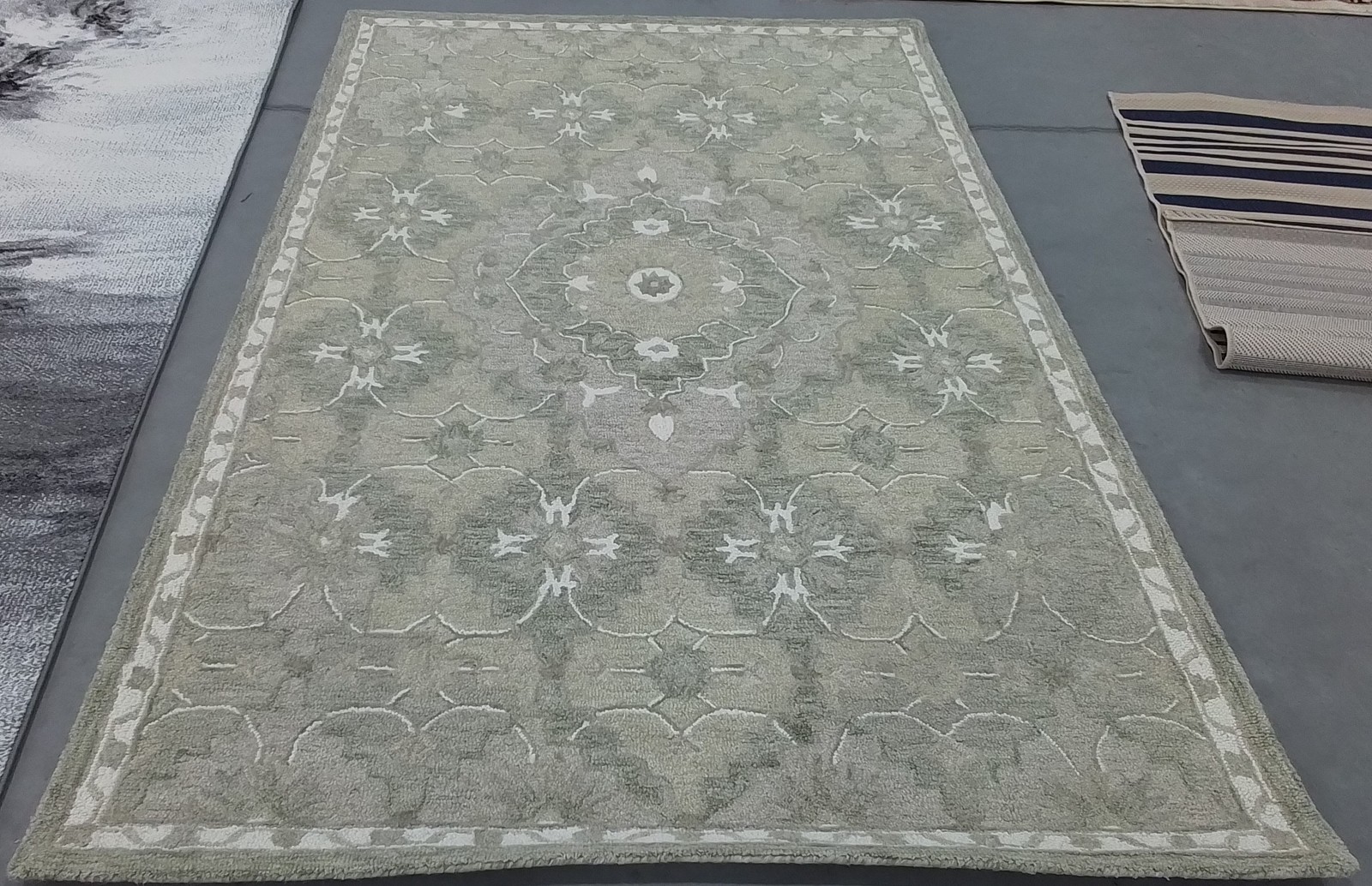 BEIGE / GREY 5′-0″ x 8′-0″ Back Stain Rug, Reduced Price 1172808103 MLP377B-5