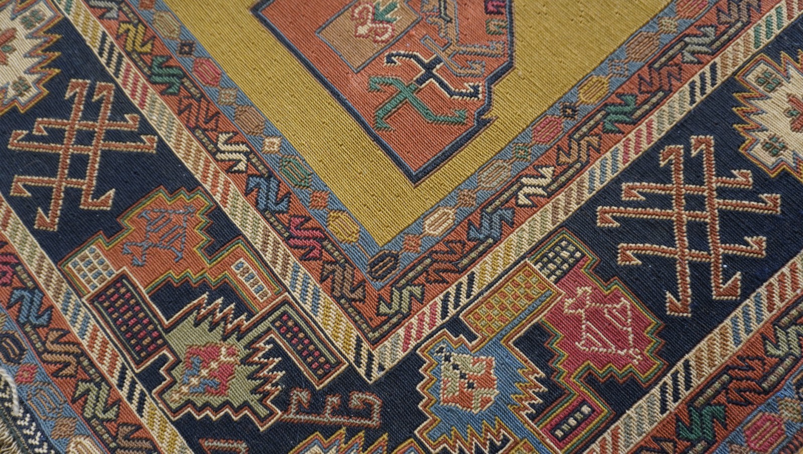 4’4″x7′ Handmade Sumac Kilim Flat Woven 100% Wool Veg. Dyes Dragon Design Rug