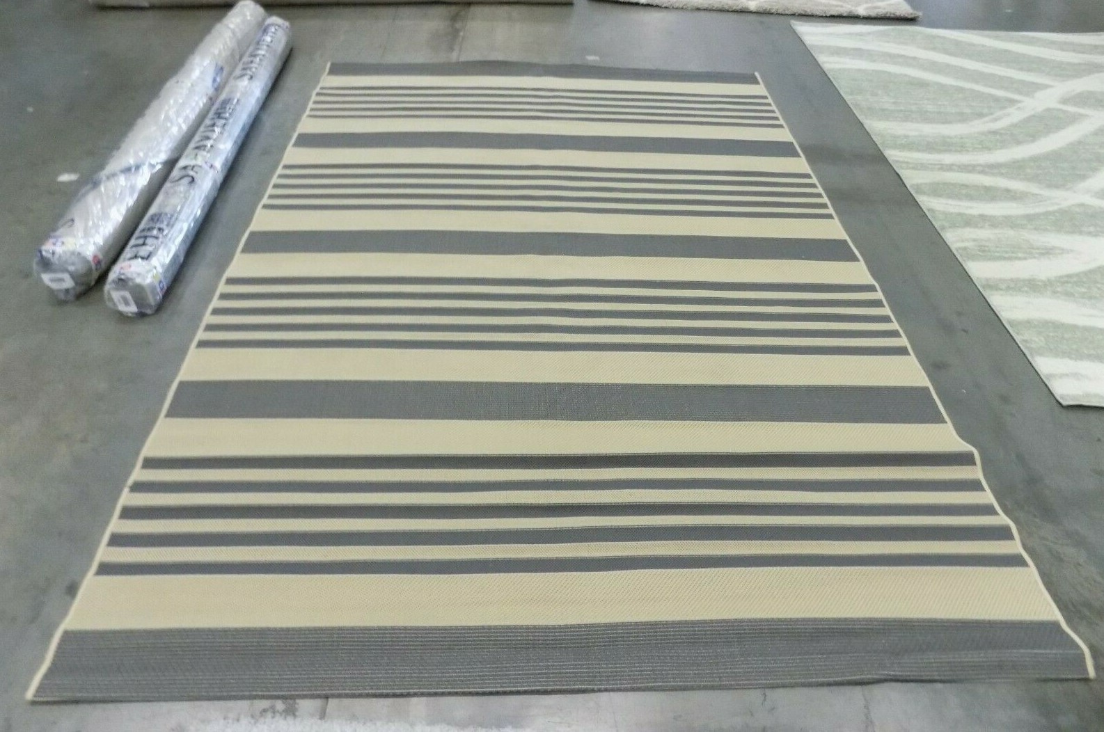 GREY / BONE 6′-7″ X 9′-6″ Flaw in Rug, Reduced Price 1172584151 CY6062-236-6