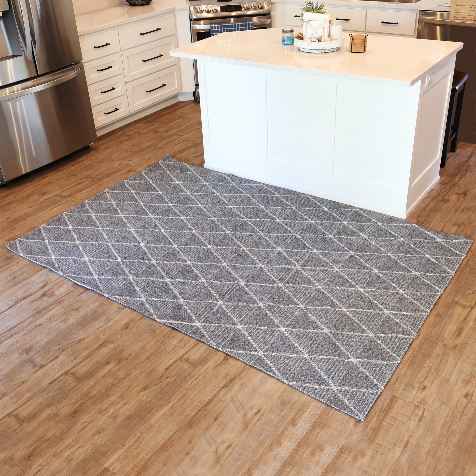 Lattice Perfection Indoor Area Rug – Charcoal – 5 ft x 7 ft by Sunnydaze