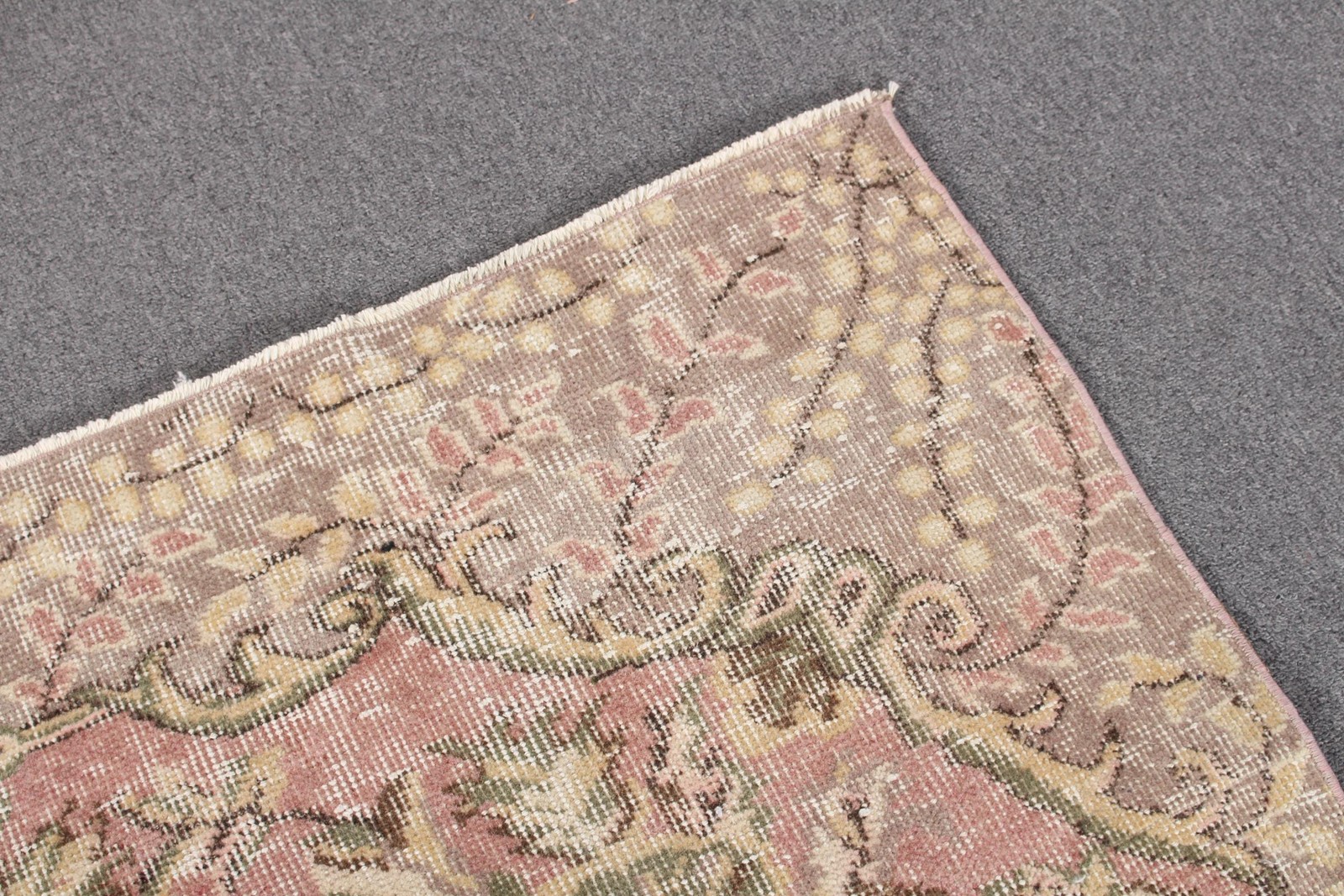Vintage 5,4×9,3 ft Rug, Large Turkish Rug, Pink Beige Moroccan Rug