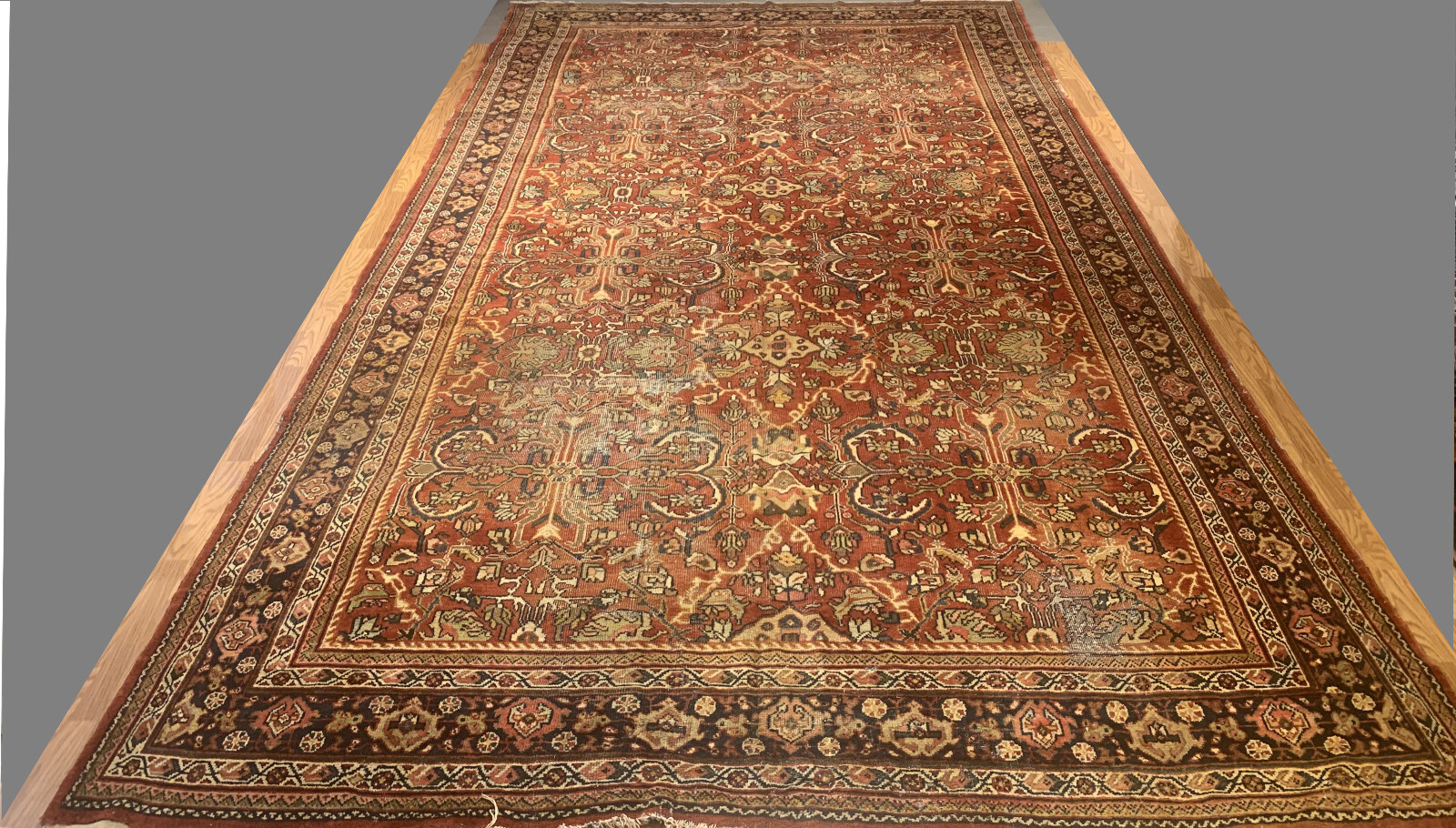 10.3 x 17.5 Antique Mahaal Hand Knotted 100% Wool Rug