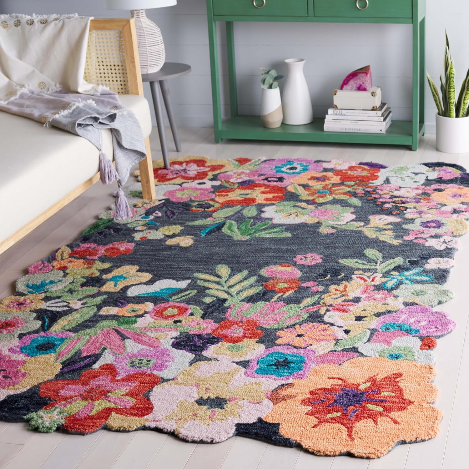 Handmade Floral Area Rug 5′ x 8′ in Grey & Pink for Living Room & Bedroom