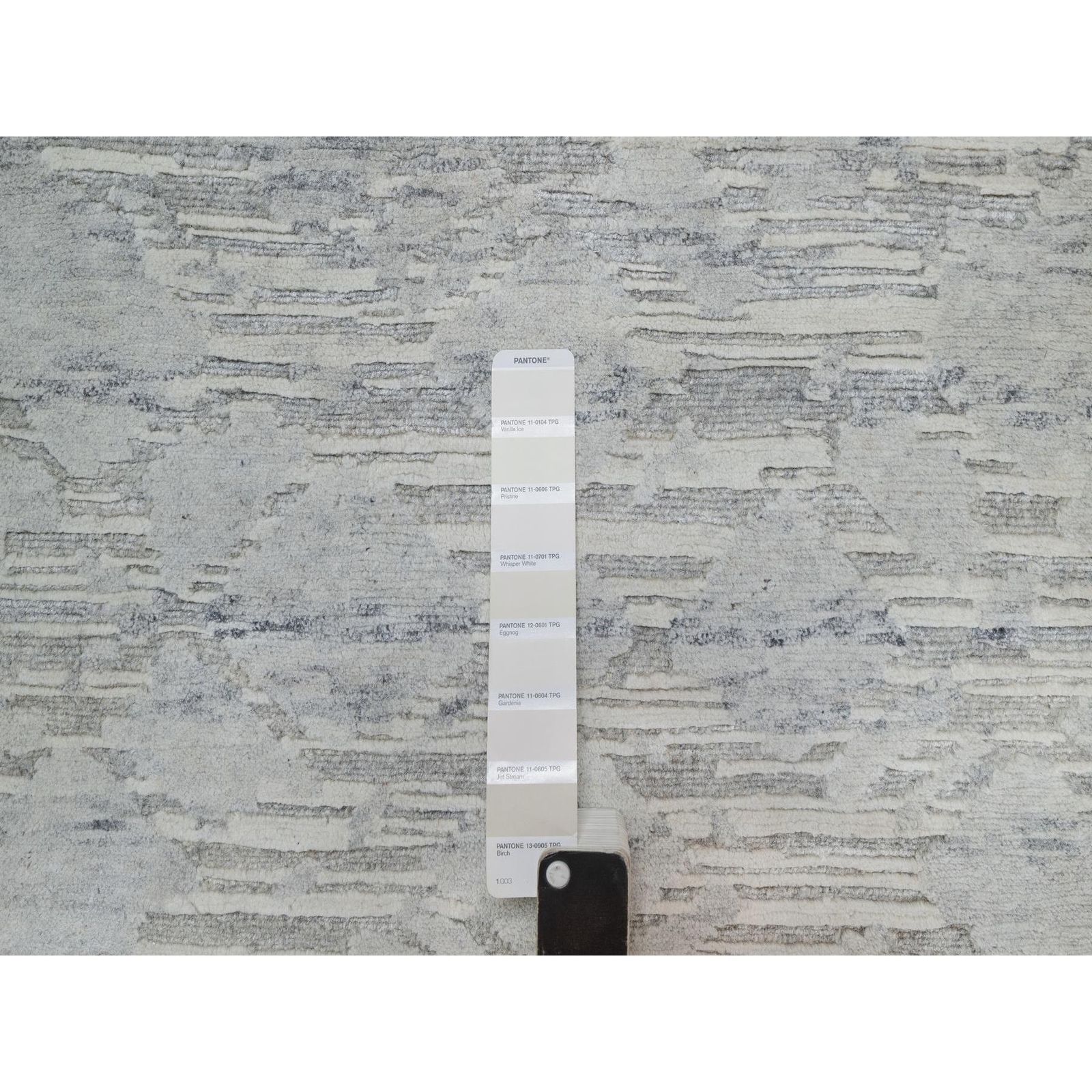 2’x3′ Medium Gray Undyed Natural Wool Modern Design Hand Knotted Mat Rug R91274