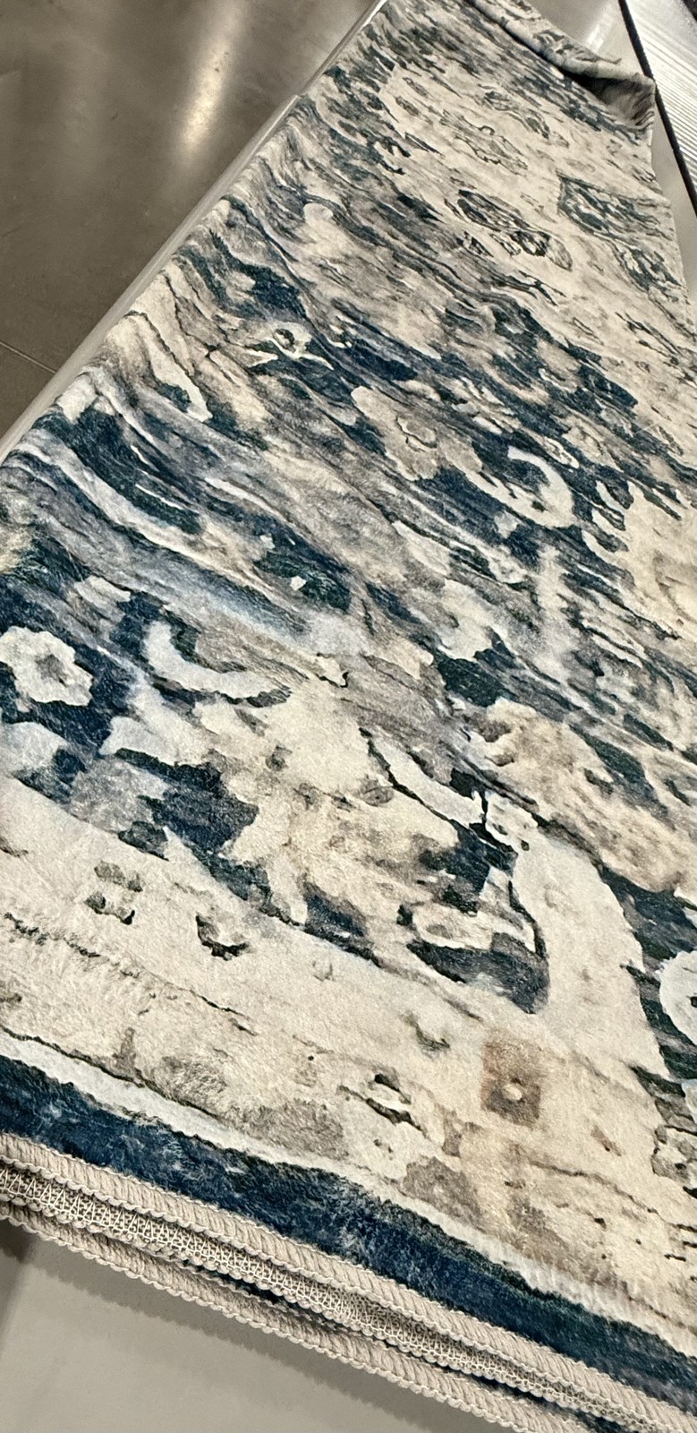 KATHY IRELAND HOME FLANNEL PRINTED AREA RUG 8FT BY 10FT – BLUE IVORY