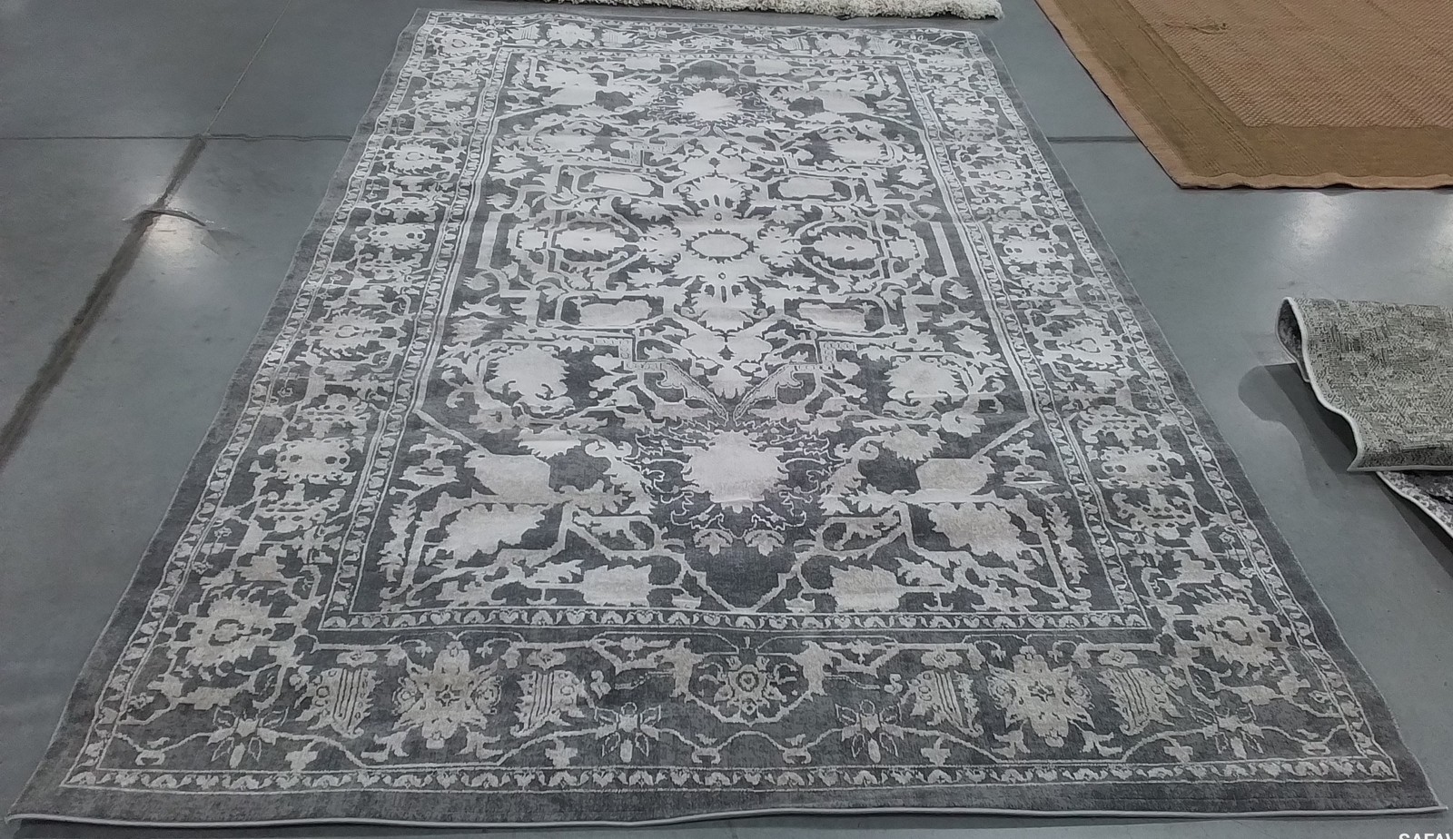 DARK GREY / CREAM 6′-0″ x 9′-0″ Flaw in Rug, Reduced Price 1172807910 RFT665B-6