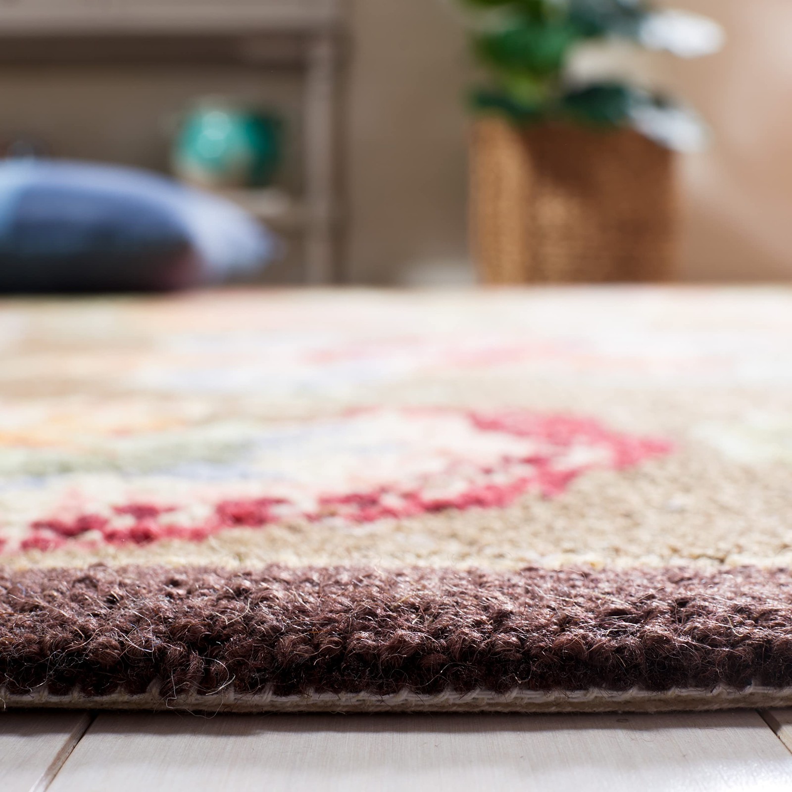 SAFAVIEH Chelsea Collection Accent Rug – 1’8 x 2’6, Brown, Hand-Hooked French Co