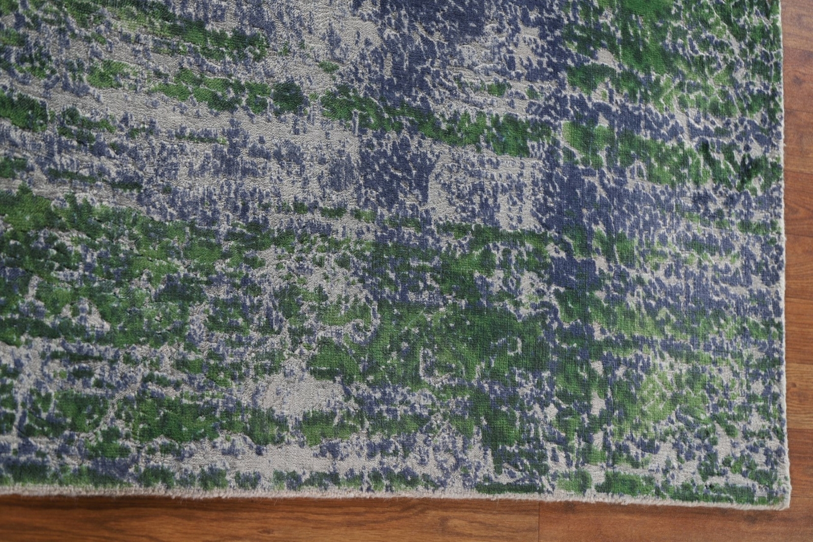 100% Silk Hand-knotted 5×7 Abstract Modern Area Rug