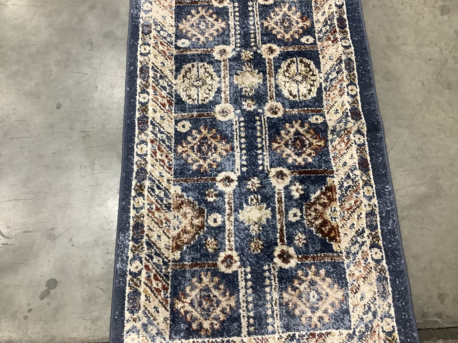 ROYAL / IVORY 2′-3″ x 14′-0″ Back Stain Rug Reduced Price 1172685199 BIJ653B-214