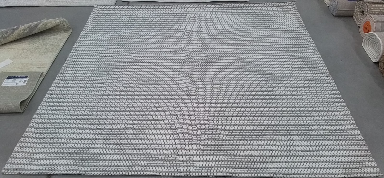 LGREY / IVORY 8′-0″ x 8′-0″ Back Stain Rug, Reduced Price 1172781497 MRB392F-8SQ