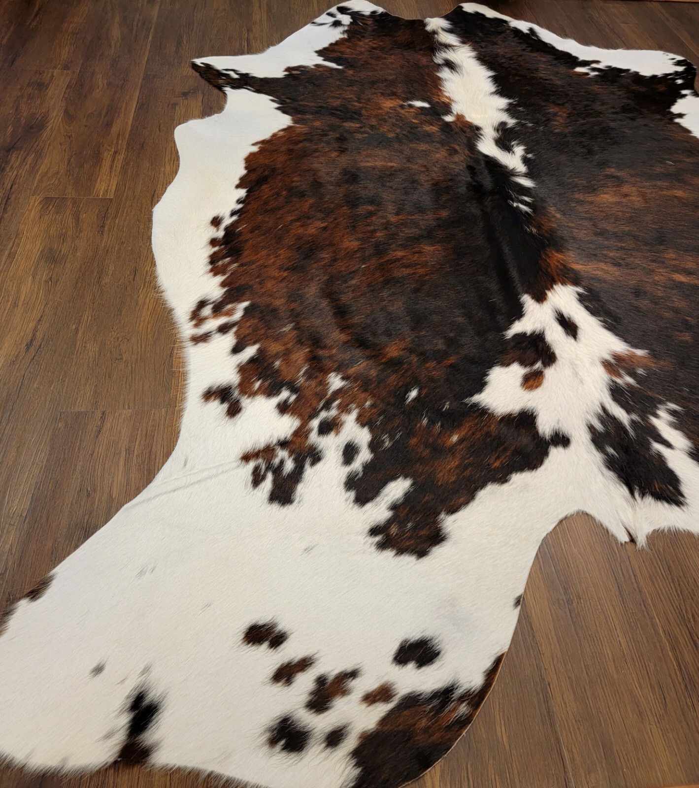 Premium Quality Brazilian Exotic Tricolor XLarge Natural Cowhide Rug 80″x93″