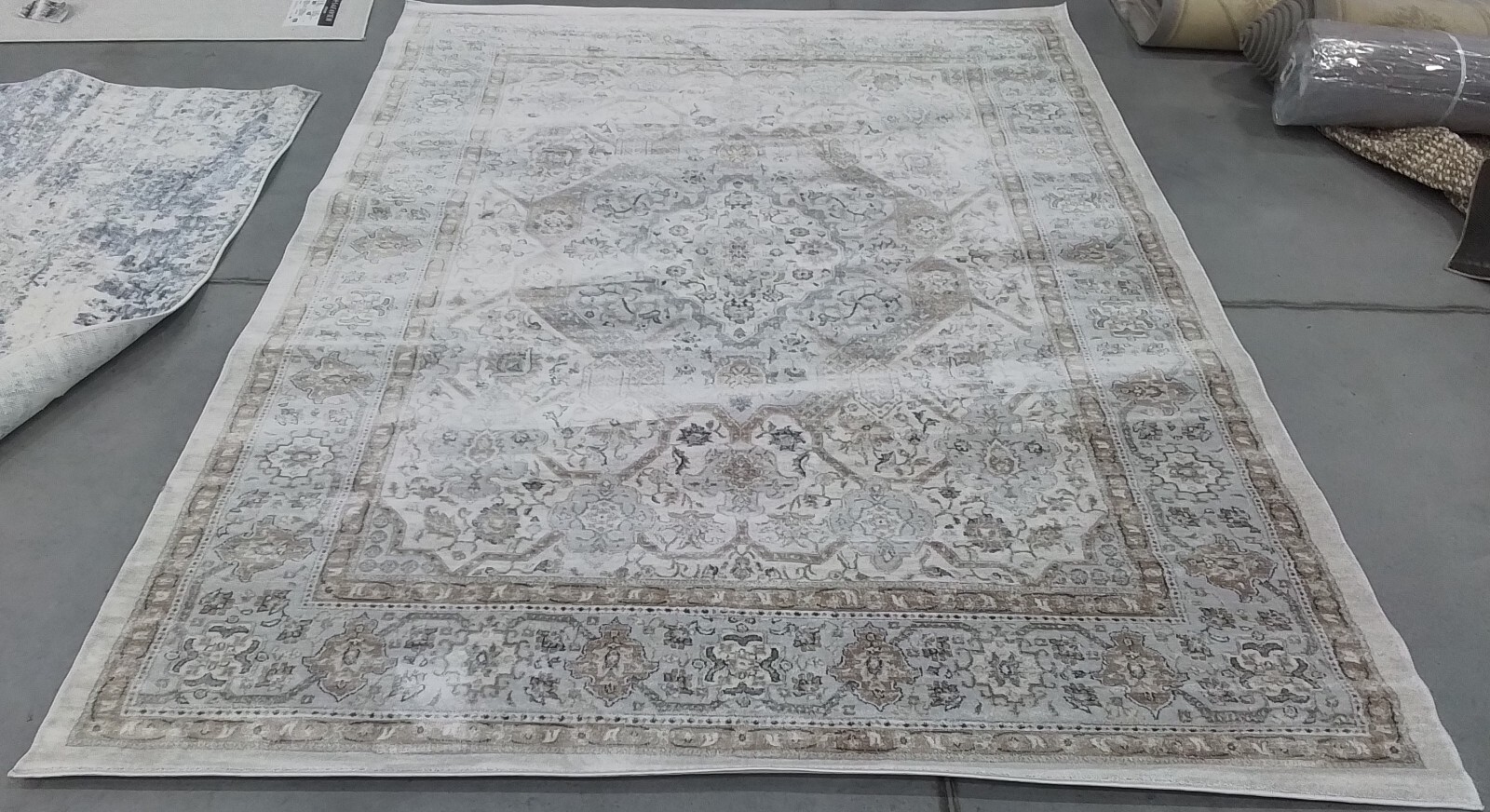CREAM / BEIGE 6′-7″ x 9′-0″ Back Stain Rug, Reduced Price 1172771097 ISA916B-7