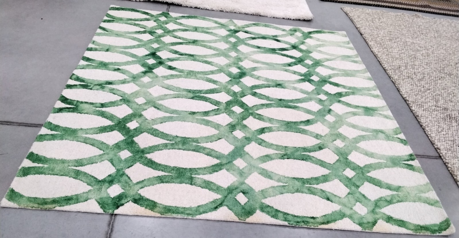 IVORY / GREEN 7′ X 7′ Square Back Stain Rug Reduced Price 1172748767 DDY675B-7SQ