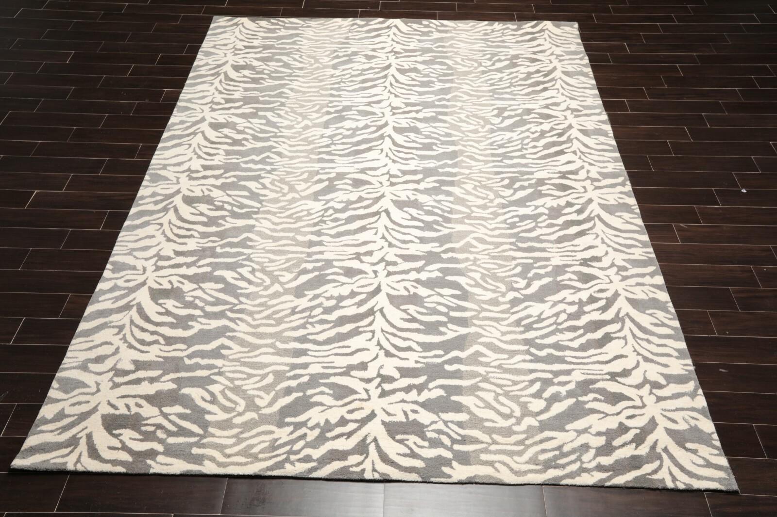 Handmade 100% Wool Animal Print Tiger Modern Area Rug Ivory Gray 7’9” x 9’9”