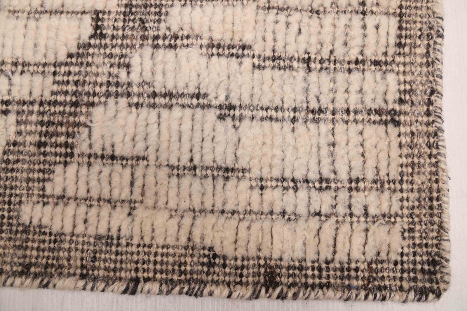 Traditional Hand-knotted Carpet 5’3″ x 8’0″ Wool Oriental Area Rug