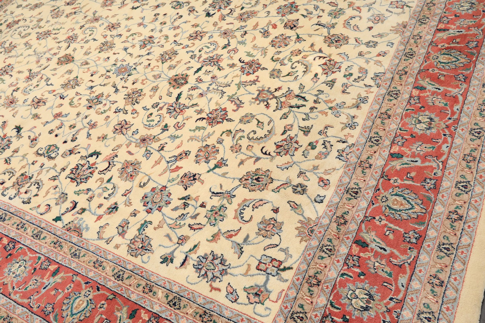 8’8”x12’4” Hand Knotted Wool Ivory Agra Traditional Botanical Plush Pile Rug