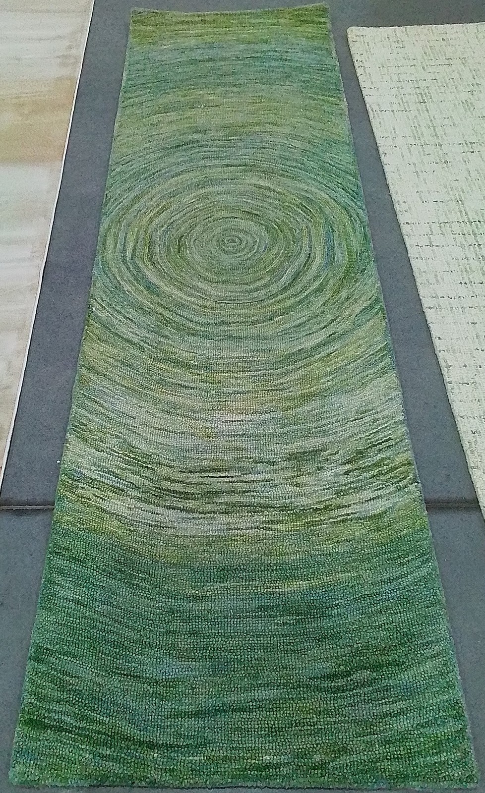 SAGE / GREEN 2′-3″ x 8′-0″ Back Stain Rug, Reduced Price 1172801363 IKT633W-28