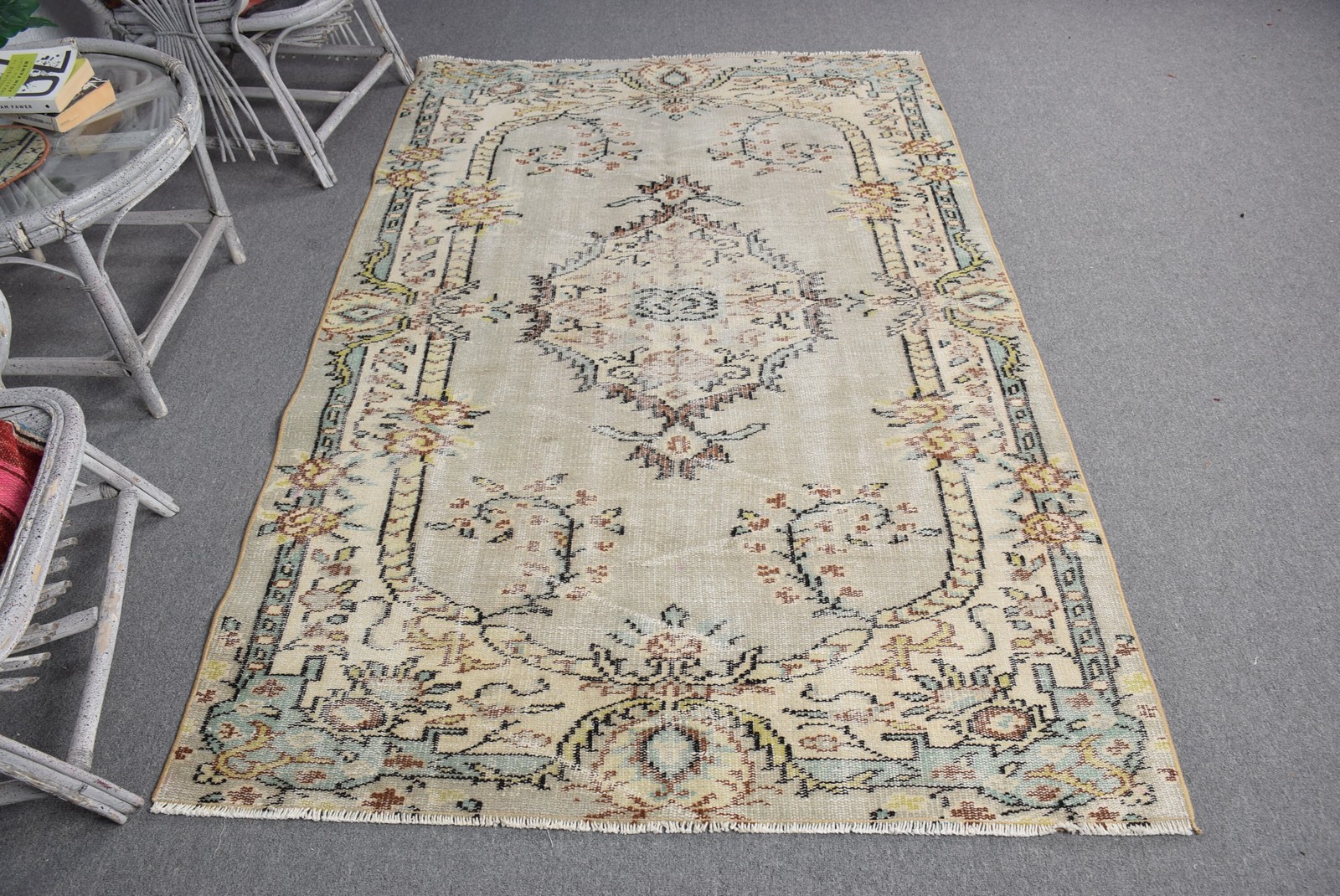 Vintage Turkish Rug 4,5×7,1 ft (138×215 cm), Rug Yellow Floral Rug