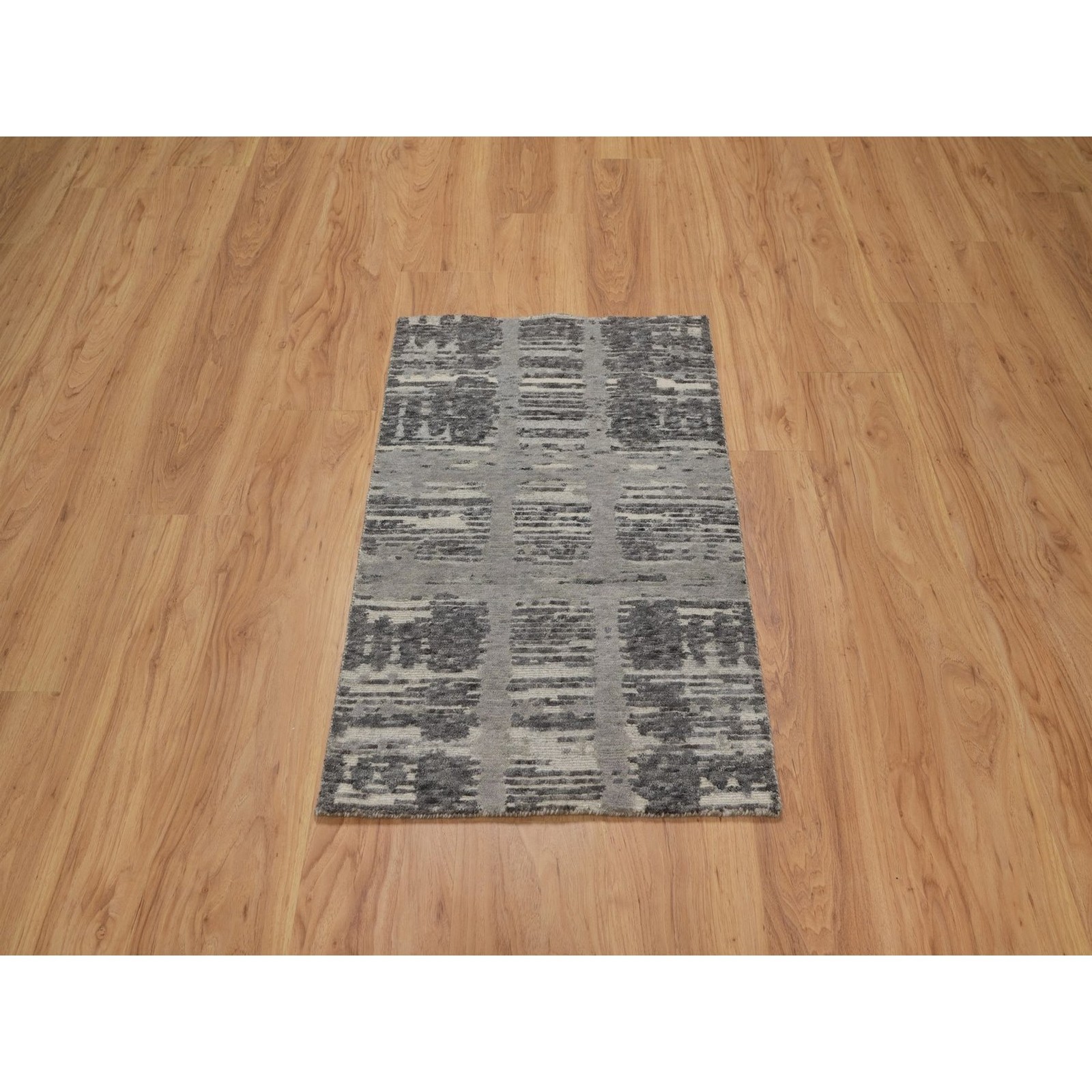 2’x3’1″ Gray Modern Mat Rug Criss Cross Erased Design Hand Knotted Wool 91811
