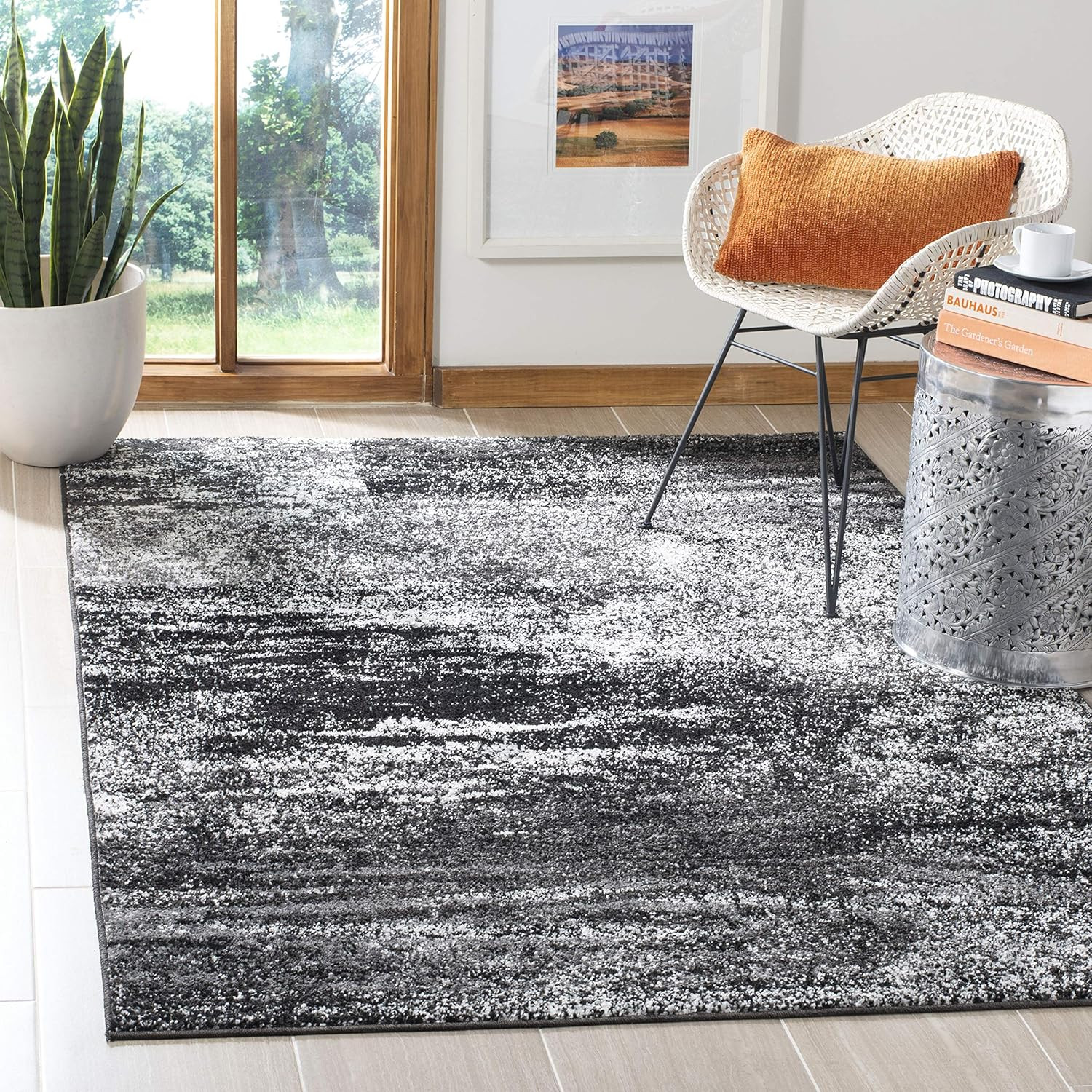 Modern Silver & Black 6′ X 9′ Adirondack Area Rug – Non-Shedding, Easy Care