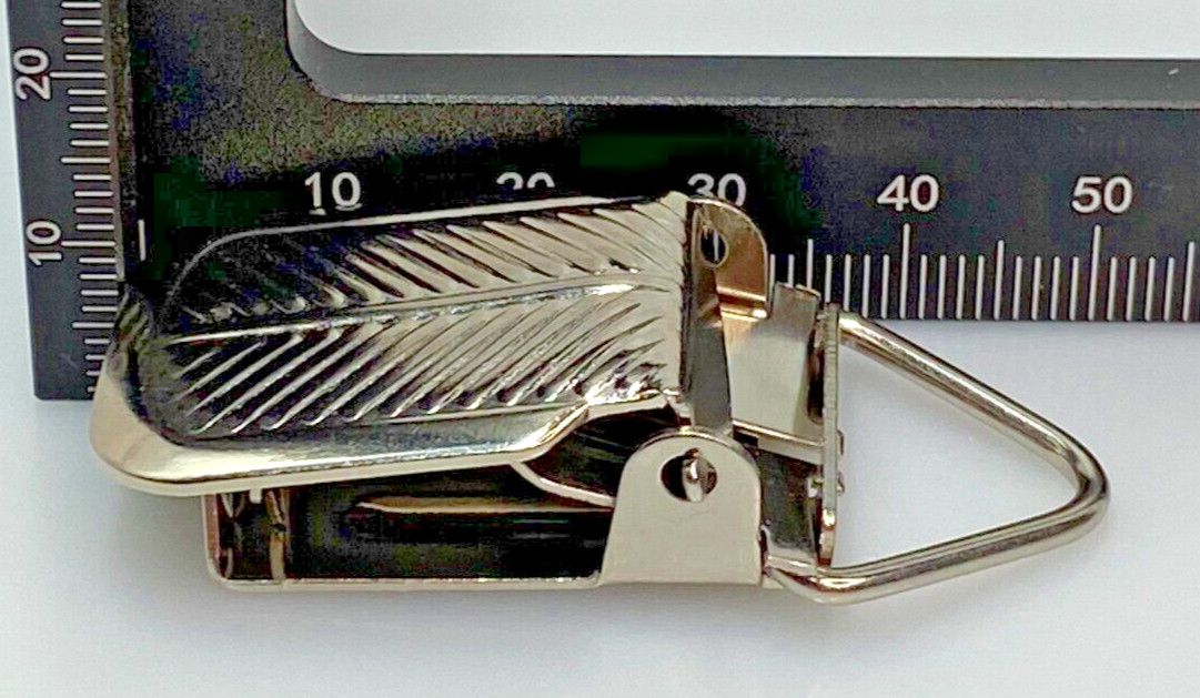 Triangle Back Hanging Clips Chrome Pack of 20 heavy duty for rugs tapestry tarps