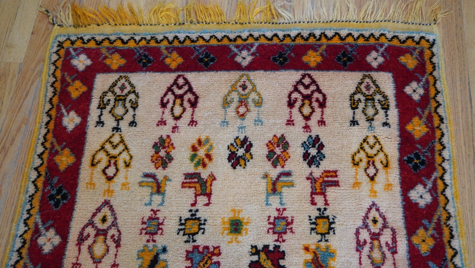 3’3″ x 6’6″ ANTIQUE MOROCCAN HAND KNOTTED WOOL IVORY GOLD RUG, BIRDS, TEA-POTS
