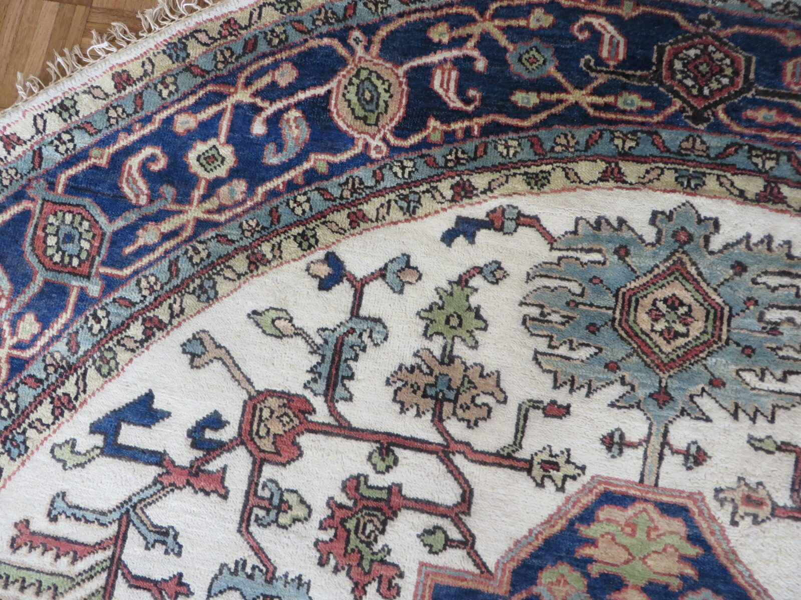 8 x 8 Round Hand Knotted Ivory Antiqued Serapi Heriz Oriental Rug G12128