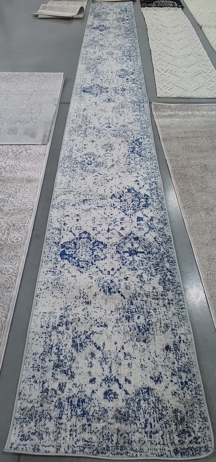 WHITE / RBLUE 2′-3″ x 20′-0″ Back Stain Rug Reduced Price 1172797069 MAD611C-220
