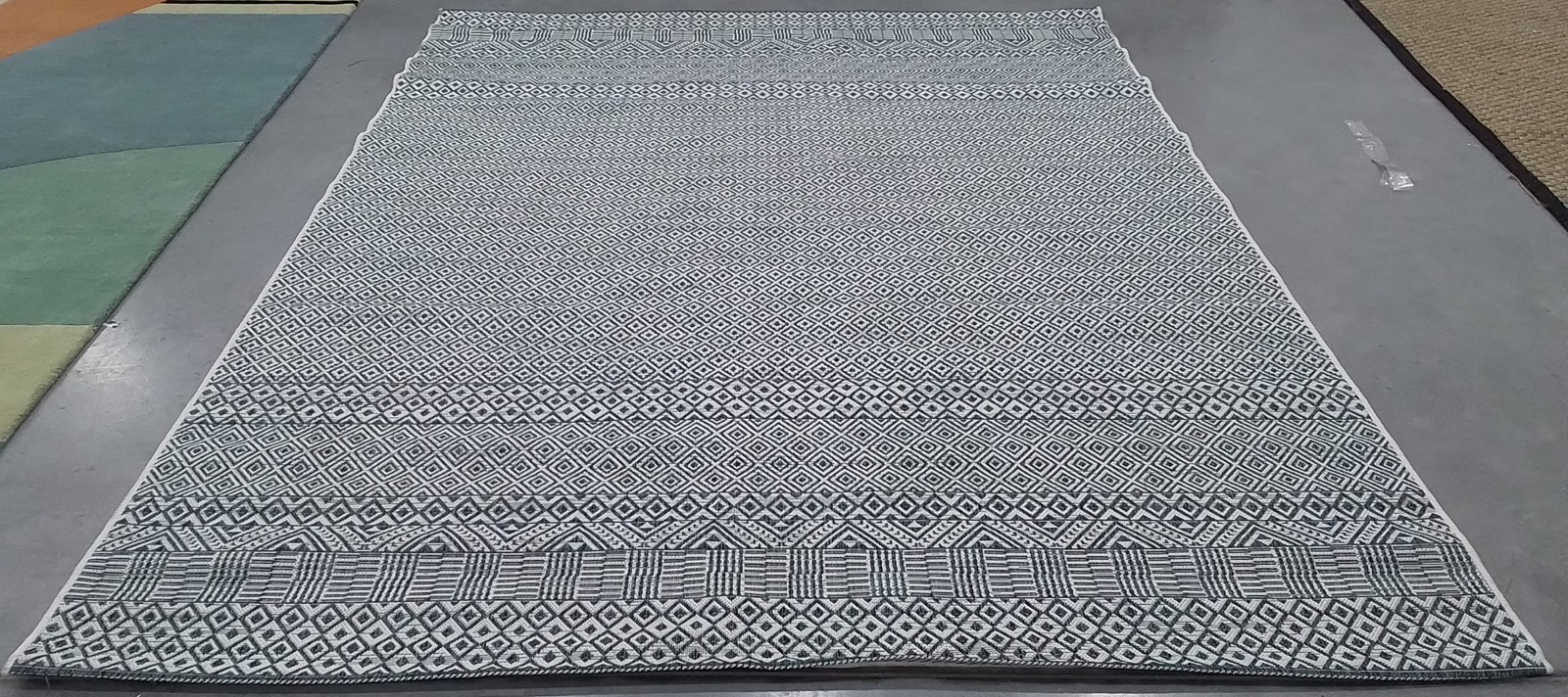 IVORY/AQUA 8′-0″ x 10′-0″ Damaged Rug, Reduced Price 1172805789 CY8235-53512-810